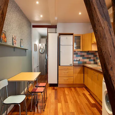 Designer And Stylish Flat In Vibrant Belleville Neighborhood Near The Metro * Paris