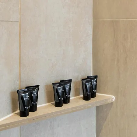 Designer And Stylish Flat In Vibrant Belleville Neighborhood Near The Metro