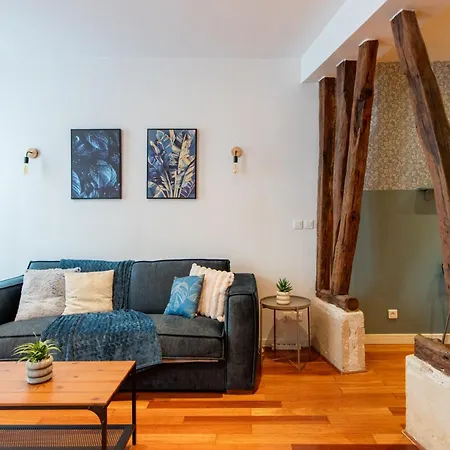 Designer And Stylish Flat In Vibrant Belleville Neighborhood Near The Metro