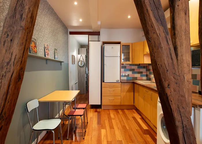 Designer And Stylish Flat In Vibrant Belleville Neighborhood Near The Metro * 파리