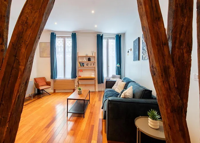 Designer And Stylish Flat In Vibrant Belleville Neighborhood Near The Metro *