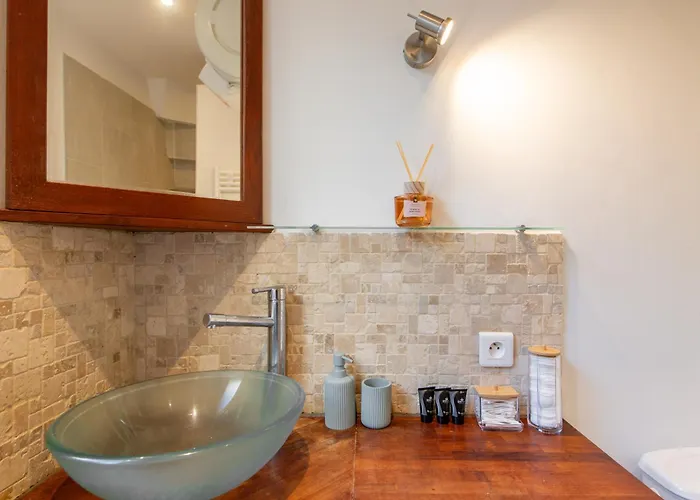 Designer And Stylish Flat In Vibrant Belleville Neighborhood Near The Metro 파리