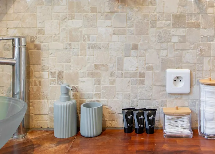 Designer And Stylish Flat In Vibrant Belleville Neighborhood Near The Metro * 파리