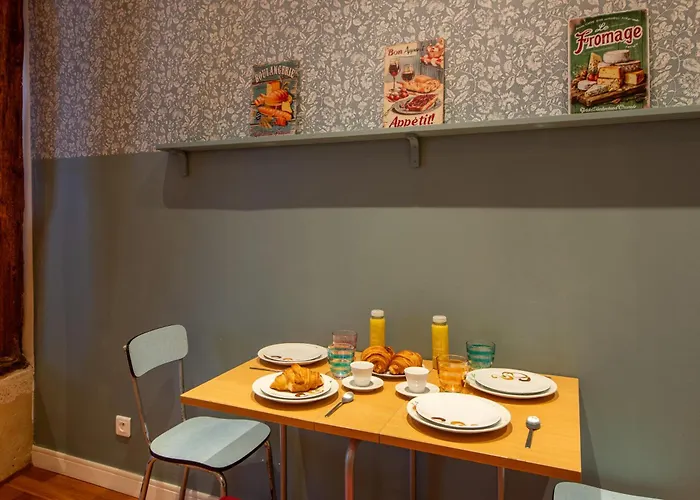 Designer And Stylish Flat In Vibrant Belleville Neighborhood Near The Metro 아파트